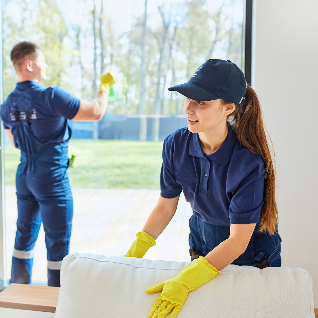 Equipe de conservação e limpeza de condomínio